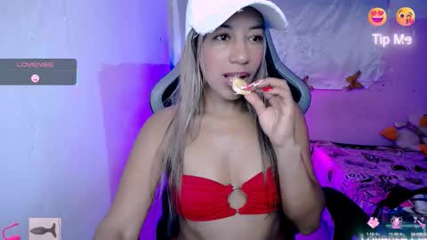 ninatinydoll1 online show from 10-22-25, 01:00