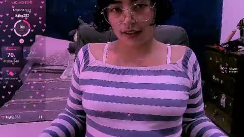 Snapshot of ninayellow chatting on 07-09-26, 12:53 Nina online show from 07-09-26, 12:53
