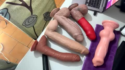 Snapshot of ninfo_puta chatting on 11-20-25, 10:48 Ninfo Puta online show from 11-20-25, 10:48