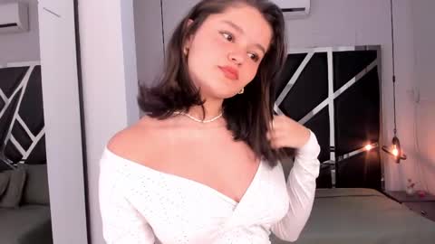 nini_solei online show from 05-19-26, 07:31