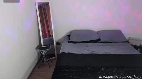 Snapshot of ninimoon chatting on 12-23-24, 05:49 Ninimoon online show from 12-23-24, 05:49