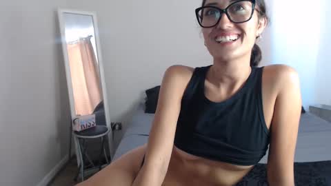 Snapshot of ninimoon chatting on 01-30-25, 06:00 Ninimoon online show from 01-30-25, 06:00