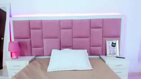 Ninna  online show from 01-23-25, 06:24