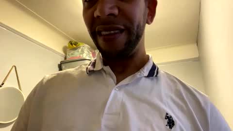 Snapshot of ninolindo919 chatting on 09-19-25, 03:45 ninolindo919 online show from 09-19-25, 03:45