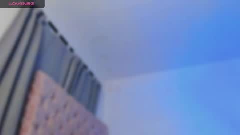 Snapshot of ninonbeart chatting on 05-15-26, 04:30 Ninon Beart online show from 05-15-26, 04:30