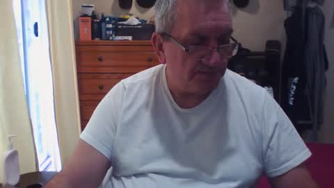 Dennis online show from 10-26-25, 01:39