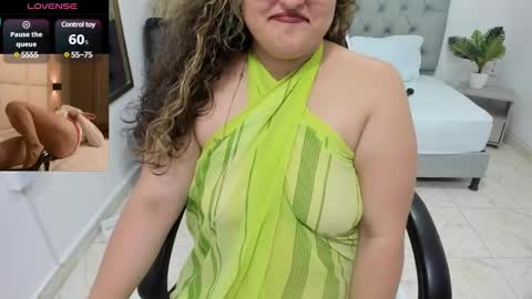 Snapshot of niraksil chatting on 12-19-24, 04:02 Niraksil online show from 12-19-24, 04:02