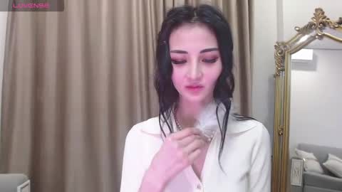 Snapshot of niufrommacau chatting on 10-15-25, 03:23 Niu online show from 10-15-25, 03:23