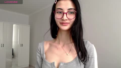 Niu online show from 03-24-26, 03:22