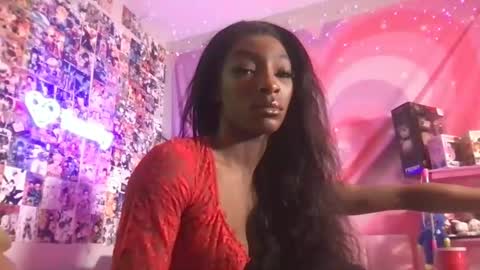 Snapshot of niviawolfe chatting on 12-15-24, 03:45 NIVIA WOLFE online show from 12-15-24, 03:45