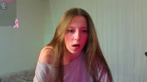 Snapshot of nivorelle chatting on 06-02-26, 09:28 Polly 3 online show from 06-02-26, 09:28
