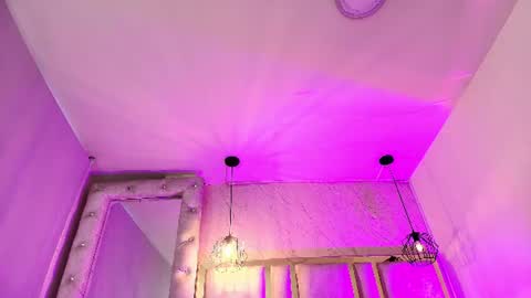  V I C T O R I A   online show from 06-16-26, 12:08