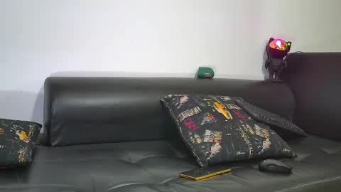 Snapshot of nixon347932 chatting on 01-18-25, 04:48 Nicolas Muscle online show from 01-18-25, 04:48