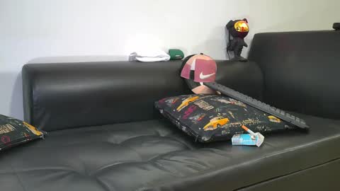 Snapshot of nixon347932 chatting on 01-23-25, 07:00 Nicolas Muscle online show from 01-23-25, 07:00