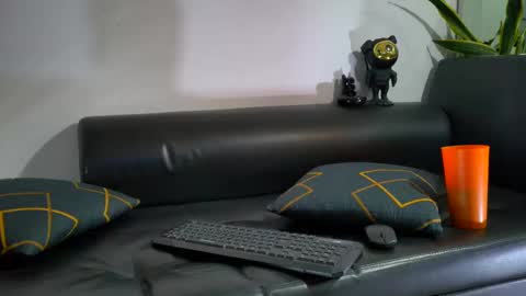 Snapshot of nixon347932 chatting on 10-17-25, 07:49 Nicolas Muscle online show from 10-17-25, 07:49