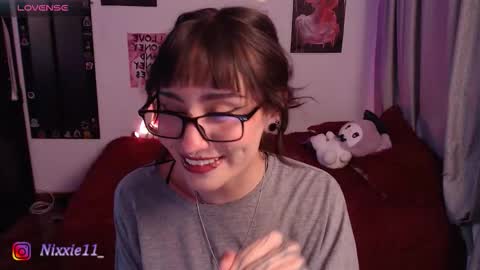 Nixxie  online show from 11-06-25, 01:39