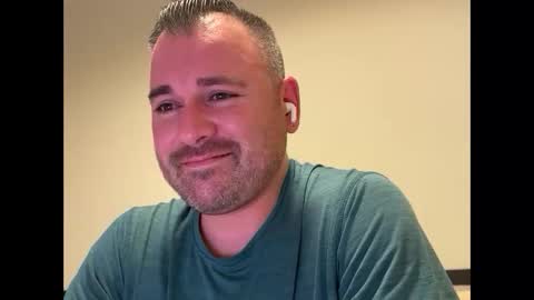 Snapshot of njerseydude82 chatting on 10-19-25, 08:37 Jason online show from 10-19-25, 08:37