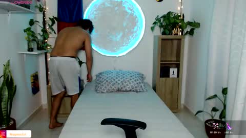 Snapshot of no_face_69 chatting on 02-12-26, 03:23 x online show from 02-12-26, 03:23