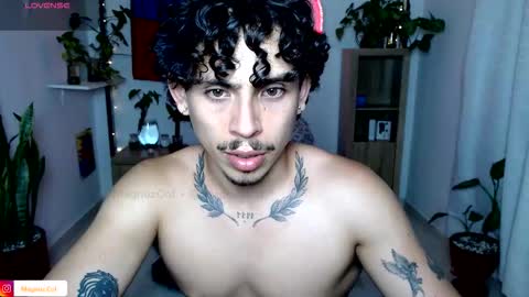 Snapshot of no_face_69 chatting on 02-13-26, 04:52 x online show from 02-13-26, 04:52