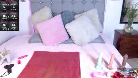 Snapshot of noa_001 chatting on 12-05-24, 01:17 noa online show from 12-05-24, 01:17