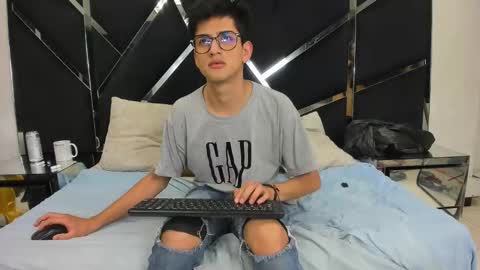 NoaandArez online show from 02-01-26, 12:20