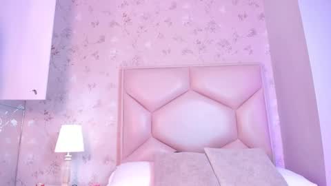 Snapshot of noa_butterfly chatting on 09-14-25, 11:42 ambarsulliva online show from 09-14-25, 11:42