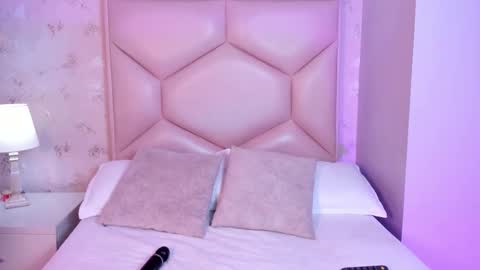 Snapshot of noa_butterfly chatting on 11-02-25, 11:34 ambarsulliva online show from 11-02-25, 11:34