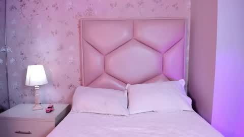 Snapshot of noa_butterfly chatting on 12-02-25, 11:37 ambarsulliva online show from 12-02-25, 11:37