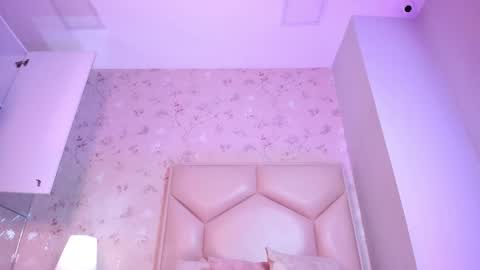   ambarsulliva  online show from 12-21-25, 11:39