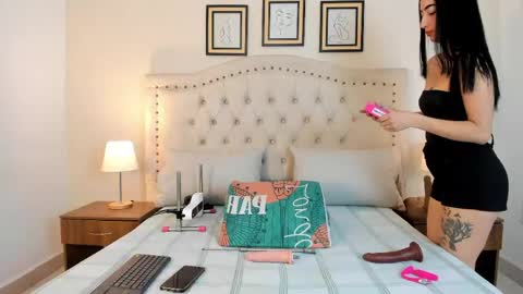 Snapshot of noa_morena chatting on 06-05-26, 12:33 NATHALIA MORENO online show from 06-05-26, 12:33