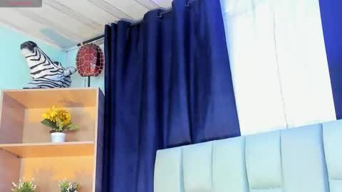 Noah  online show from 10-27-25, 03:21