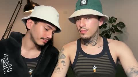 Snapshot of noah_and_steven chatting on 06-11-26, 02:53 noah_and_steven online show from 06-11-26, 02:53