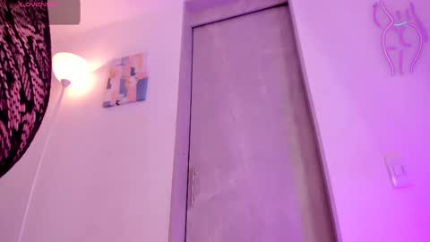 Sara  online show from 09-18-25, 12:12