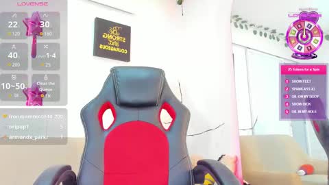 Snapshot of noah_carter66 chatting on 10-10-25, 11:48 noah online show from 10-10-25, 11:48