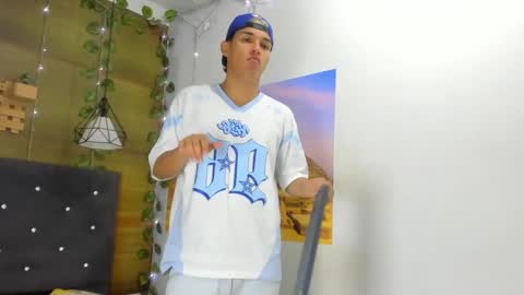 Snapshot of noah_carter66 chatting on 10-11-25, 01:20 noah online show from 10-11-25, 01:20