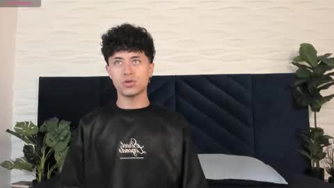 noah_dupont_ online show from 10-05-25, 08:07