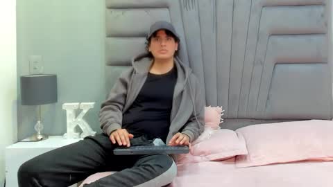 Snapshot of noah_ferrary chatting on 11-04-25, 09:25 Noah Ferrary online show from 11-04-25, 09:25