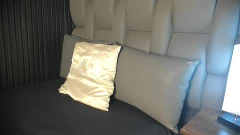 noah_johes online show from 05-18-26, 01:06