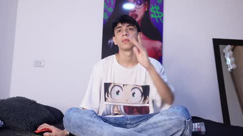 Snapshot of noah_loveboy chatting on 01-07-25, 02:53 Noah online show from 01-07-25, 02:53