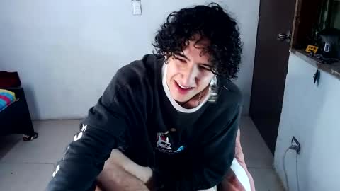 Snapshot of noah_sokolov_ chatting on 05-20-26, 08:48 Kervs online show from 05-20-26, 08:48