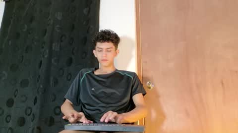 noah tyler  online show from 09-15-25, 12:54