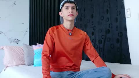 noah tyler  online show from 03-21-26, 06:44