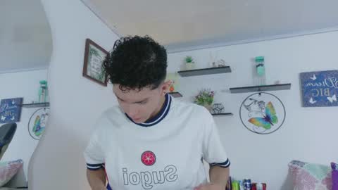 noah tyler  online show from 06-19-26, 07:06