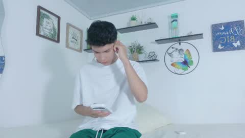 noah tyler  online show from 07-08-26, 07:51
