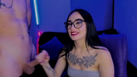 Noahandmegan online show from 12-30-24, 05:23