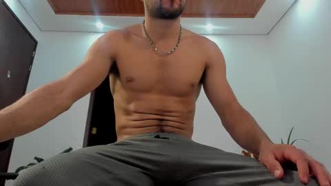 LIAM- noah online show from 04-01-26, 01:41