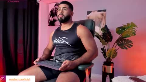 Snapshot of noahcrux chatting on 01-11-26, 12:32 Noah online show from 01-11-26, 12:32