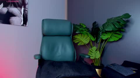 Snapshot of noahcrux chatting on 02-14-26, 12:24 Noah online show from 02-14-26, 12:24