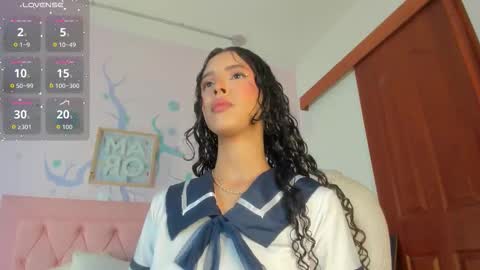 Snapshot of noahperezz chatting on 10-17-25, 02:04 noahperezz online show from 10-17-25, 02:04