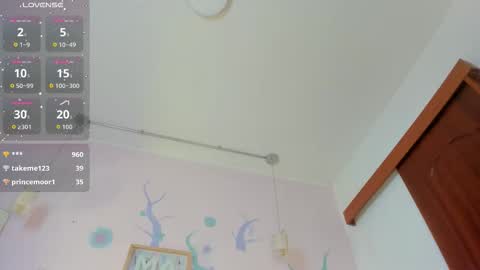 Snapshot of noahperezz chatting on 10-27-25, 03:43 noahperezz online show from 10-27-25, 03:43